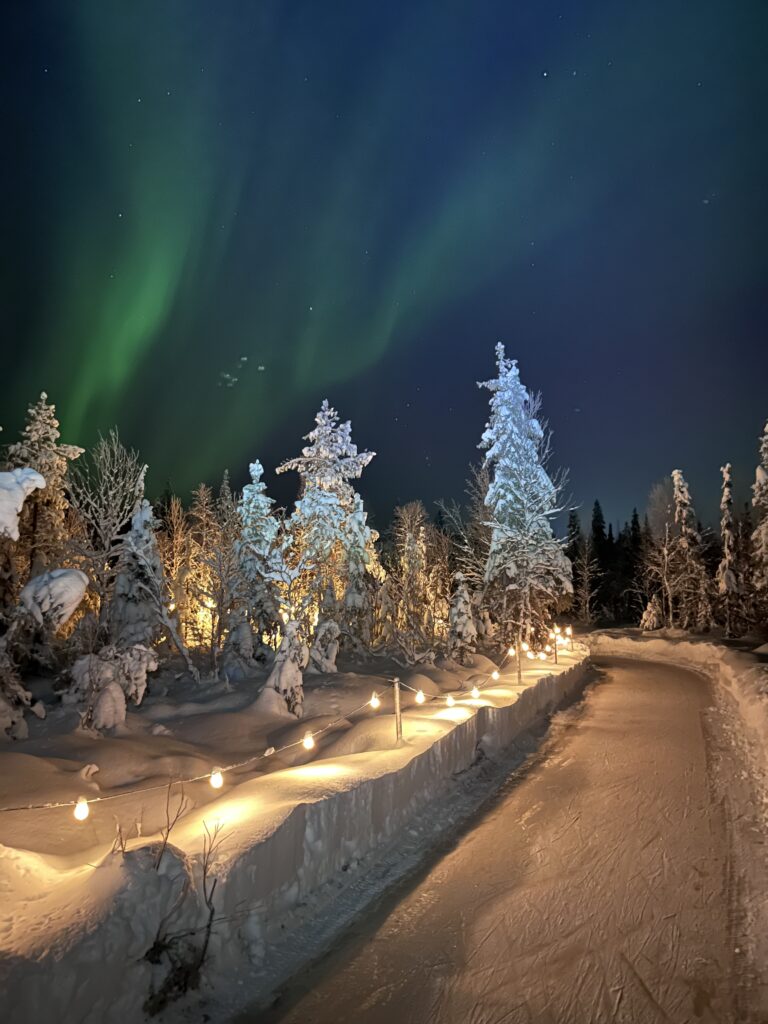 Ice skating in the forest trail - Aavalevi
